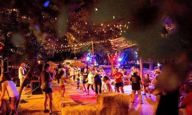 Rustic Creek Ranch Resort at North Jellystone Park