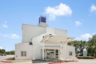 Motel 6-Cedar Park TX