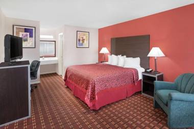Days Inn by Wyndham College Station University Drive