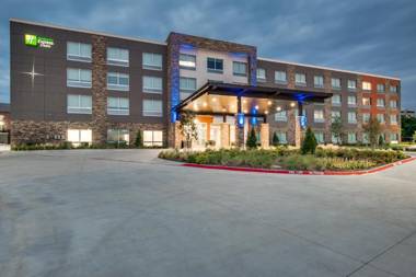 Holiday Inn Express & Suites Dallas North - Addison an IHG Hotel