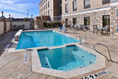 Holiday Inn Express Hotel & Suites Dallas South - DeSoto an IHG Hotel