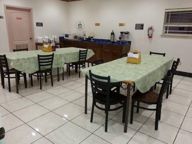 Texas Inn and Suites - Downtown Edinburg N. of McAllen Pharr