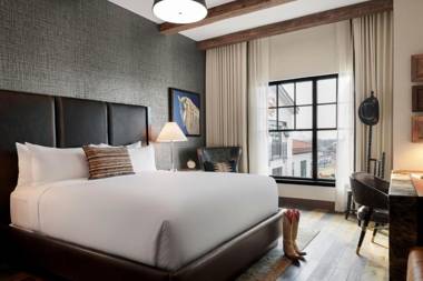 Hotel Drover Autograph Collection