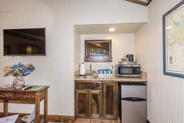 Vineyard Trail Cottages- Adults Only