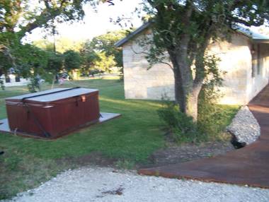 Breezy Hills Cottages - Hill Top Cottage