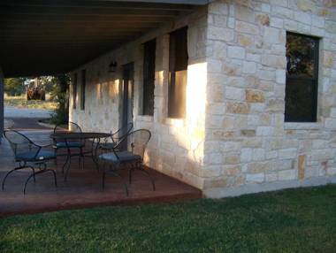 Breezy Hills Cottages - Hill Top Cottage