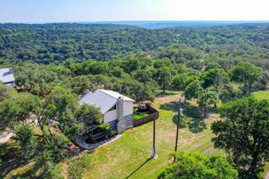 Luxury 23-acre Ranch Casita with Hot tub and Firepit!