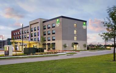 Holiday Inn Express & Suites - Frisco NW Toyota Stdm an IHG Hotel