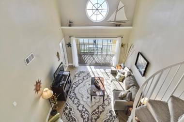 Dawn 1037-The Regal Seagull