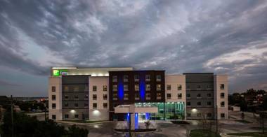 Holiday Inn Express & Suites Garland E - Lake Hubbard I30 an IHG Hotel