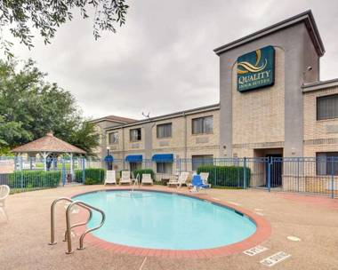 Quality Inn & Suites Grand Prairie