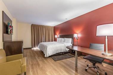Red Roof Inn PLUS & Suites Houston - IAH Airport SW