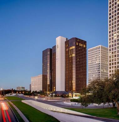 DoubleTree by Hilton Hotel Houston Greenway Plaza