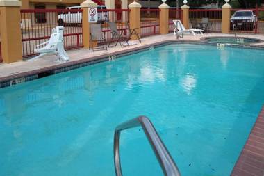 Econo Lodge Inn & Suites West – Energy Corridor