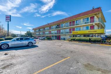 OYO Hotel Houston Southwest I-69