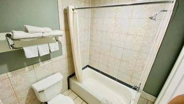 Moonlight Inn and Suites