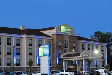 Holiday Inn Express and Suites Houston North - IAH Area an IHG Hotel
