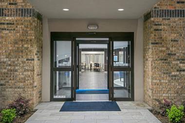 Holiday Inn Express and Suites Houston North - IAH Area an IHG Hotel