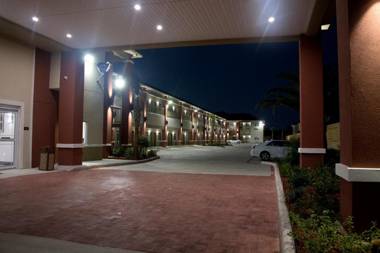 Grand Villa Inn & Suites Westchase