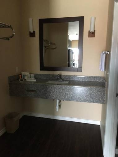 Americas Best Value Inn - FM 529