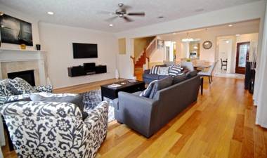 River Oak Retreat