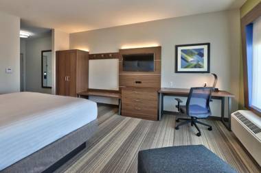 Holiday Inn Express & Suites - Houston East - Beltway 8 an IHG Hotel