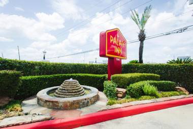 Palace Inn I-10 West & Beltway 8