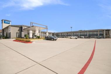 Americas Best Value Inn & Suites Northeast Houston I-610