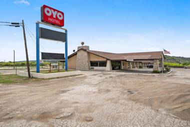 OYO Hotel Junction TX I-10