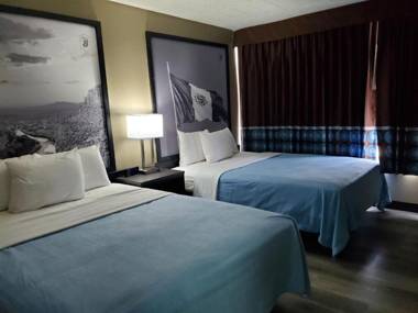 Super 8 by Wyndham Laredo