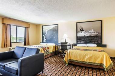 Super 8 by Wyndham League City