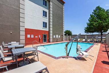 Holiday Inn Express Hotel & Suites Dallas Lewisville an IHG Hotel