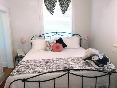 Sandstone Street Bed and Breakfast