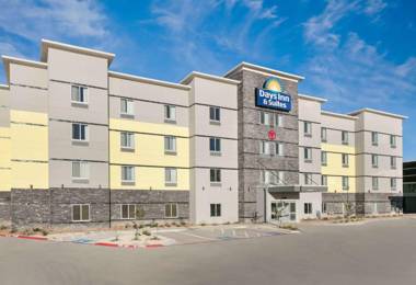 Days Inn & Suites by Wyndham Lubbock Medical Center