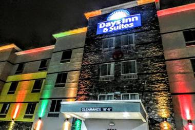 Days Inn & Suites by Wyndham Lubbock Medical Center
