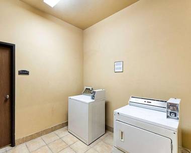 Comfort Suites At Plaza Mall