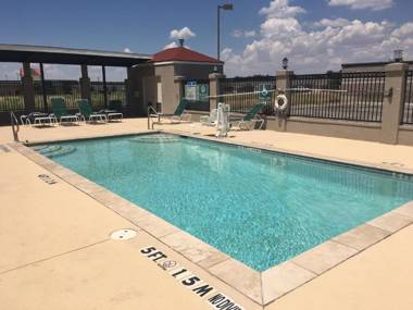 La Quinta by Wyndham Midland North
