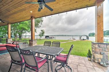 Lavish Lakefront House with Pool Table and Patio!