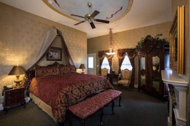 Gruene River Hotel & Retreat