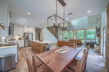 Guadalupe Lodge RR 7806