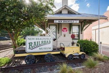 Momma's House on Landa DT 430