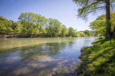 Hondo's River Haus RR 1300