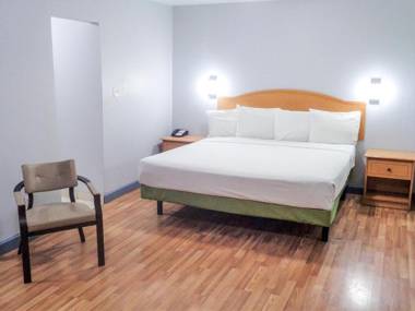 HomeTowne Studios by Red Roof Odessa