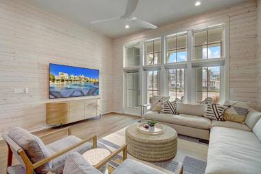 Sandy Feet Retreat TC 9106