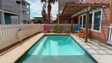 VW46 4BR Beautiful Home Private Heated Pool Stunning Roof-top Views of Gulf
