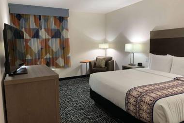 La Quinta Inn & Suites by Wyndham - Red Oak TX IH-35E