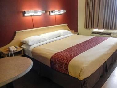 Travelodge by Wyndham San Antonio Lackland AFB North