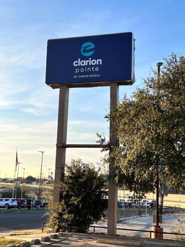 Clarion Pointe by Choice Hotels San Antonio