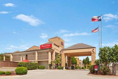 Ramada by Wyndham San Antonio Near SeaWorld - Lackland AFB