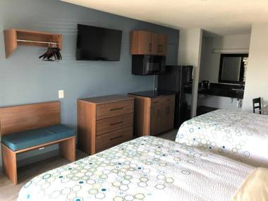 HomeTowne Studios by Red Roof San Antonio E - near AT&T Center